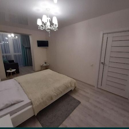 Vip Apartments Lutsʼk Eksteriør billede