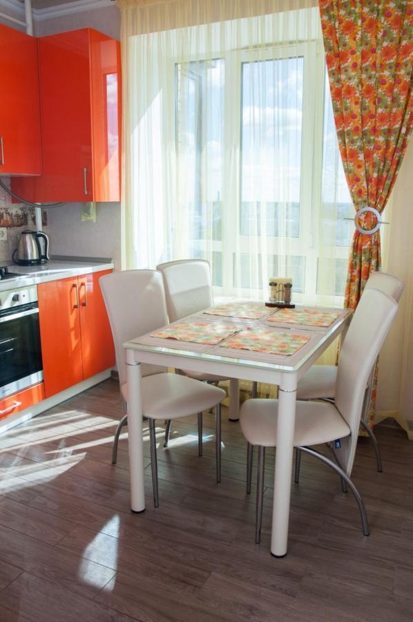 Vip Apartments Lutsʼk Eksteriør billede
