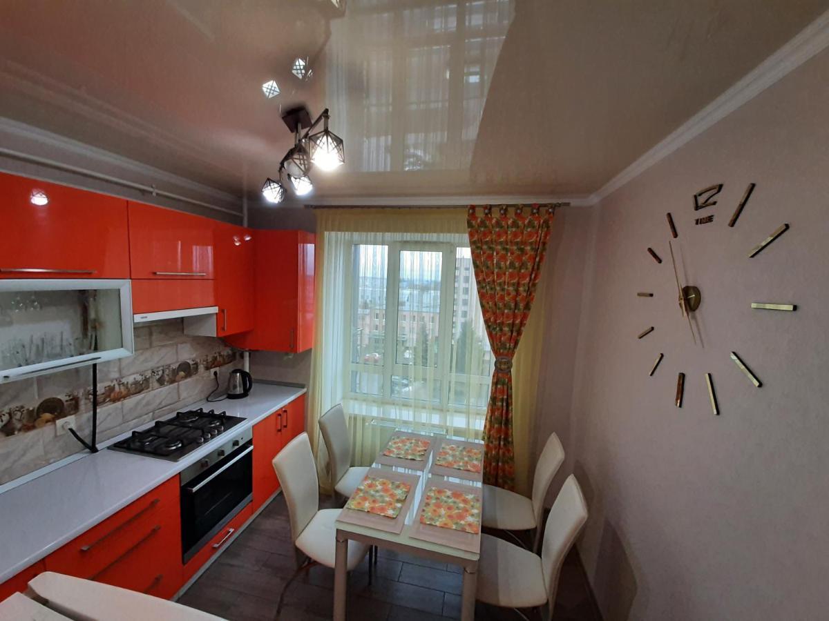 Vip Apartments Lutsʼk Eksteriør billede
